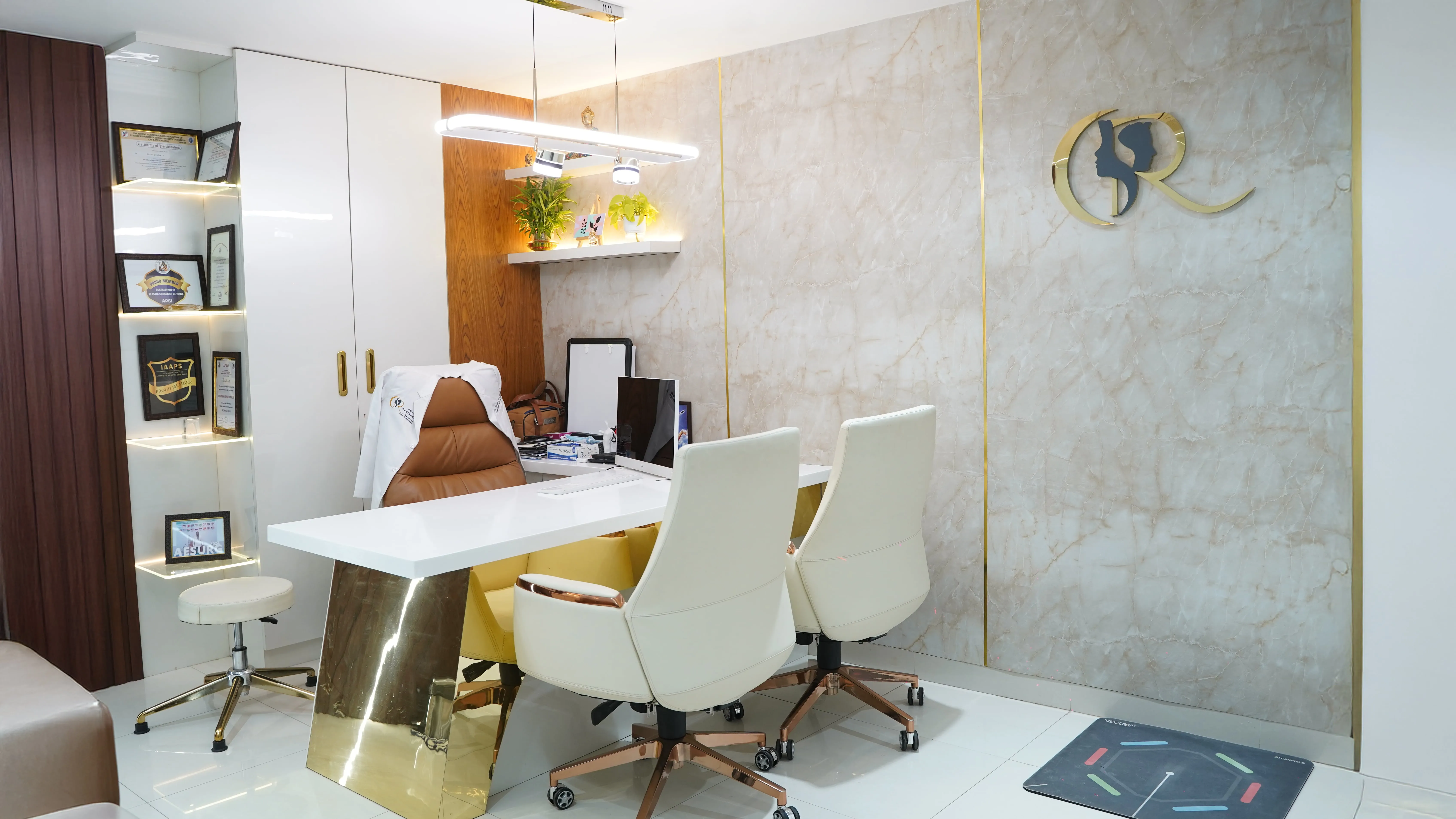 Dr. Prem Sunder Consultation Cabin with Vectra H2 3D Imaging